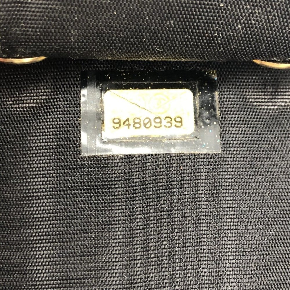 CHANEL Black Caviar Leather 6 Key Holder Case Wallet with Pouch - 4.24"x2.75" - Picture 12 of 16